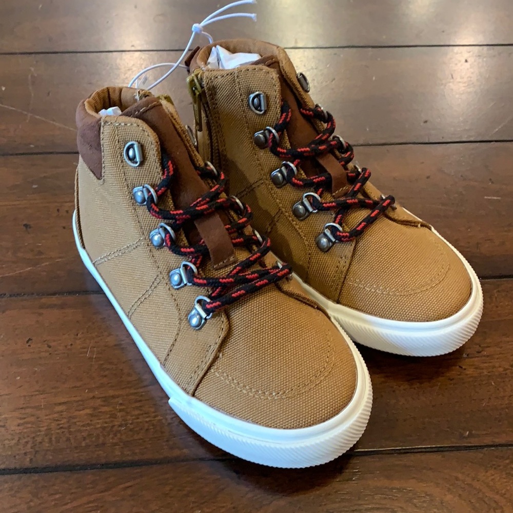 NWT Old Navy size 9 boots!